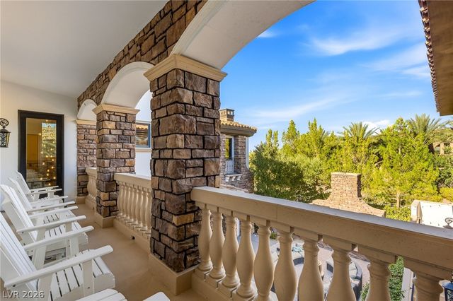 25 Pebble Dunes Court, Las Vegas, NV 89141