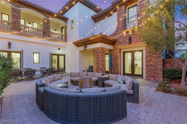 25 Pebble Dunes Court, Las Vegas, NV 89141
