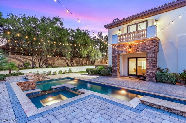 25 Pebble Dunes Court, Las Vegas, NV 89141