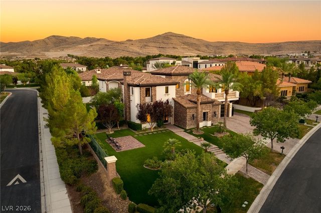 25 Pebble Dunes Court, Las Vegas, NV 89141