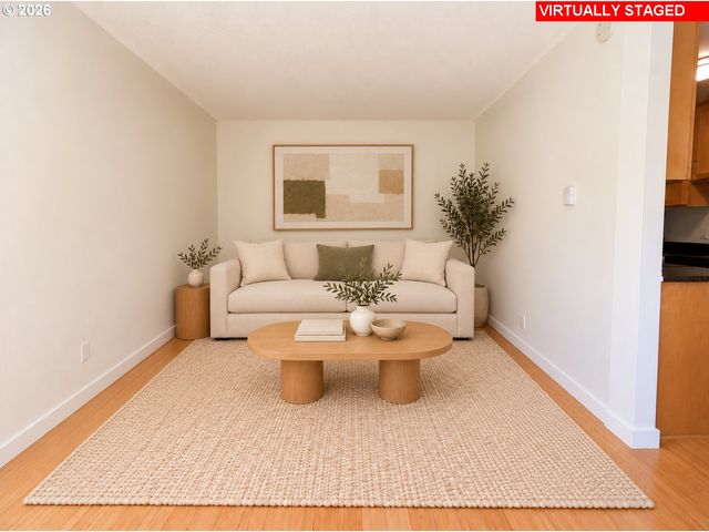 1300 Ne 68TH Ave, Portland, OR 97213