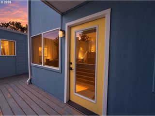 1300 Ne 68TH Ave, Portland, OR 97213