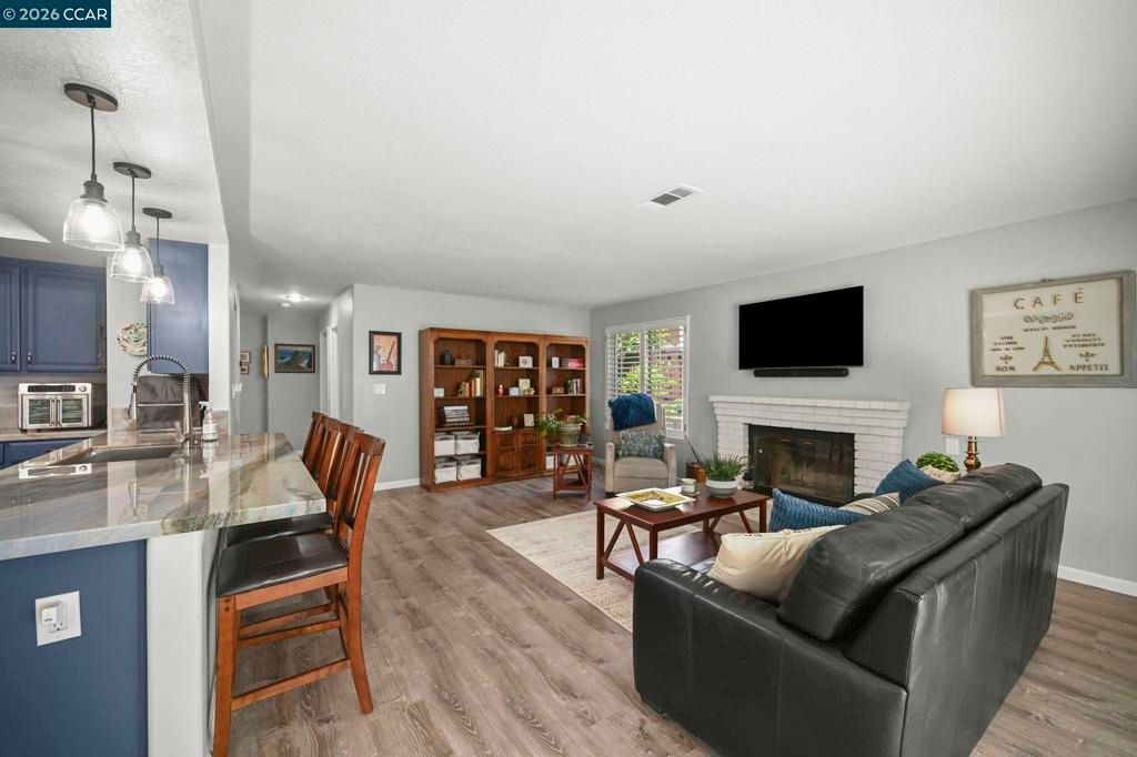 Image 10 of property listing at 421 Stoneybrook Ct, Danville, CA 94506