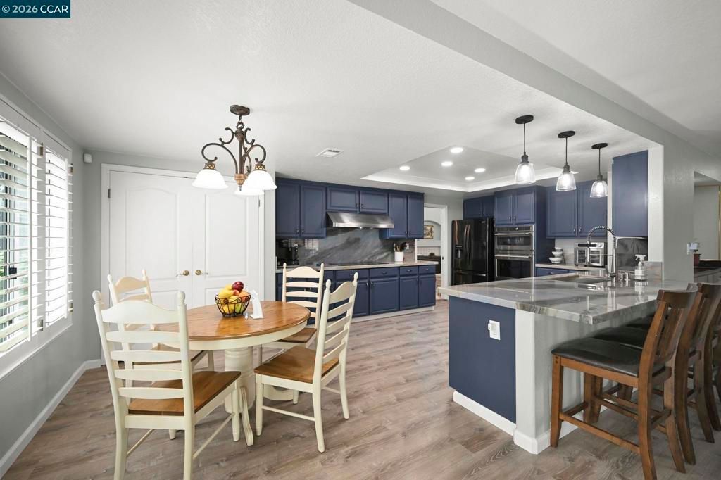 Image 12 of property listing at 421 Stoneybrook Ct, Danville, CA 94506
