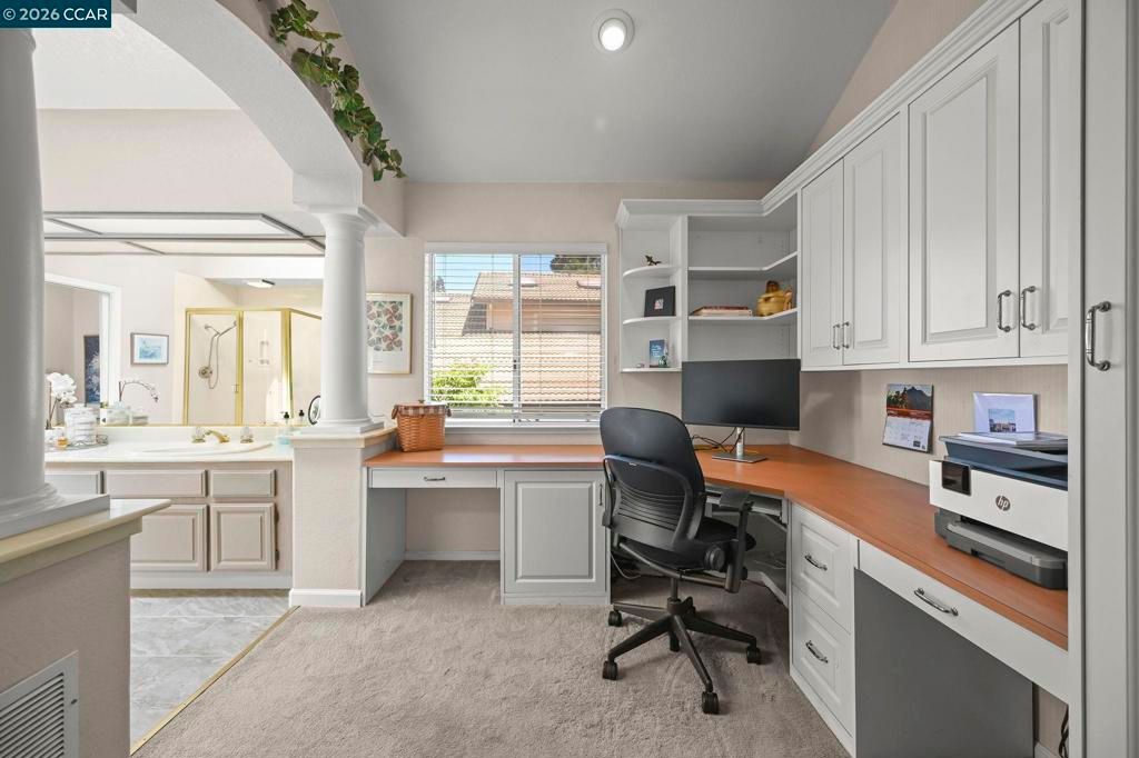 Image 17 of property listing at 421 Stoneybrook Ct, Danville, CA 94506