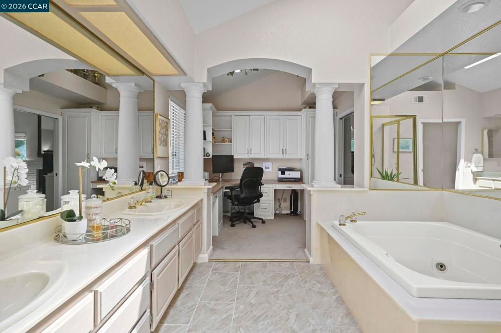 Image 19 of property listing at 421 Stoneybrook Ct, Danville, CA 94506