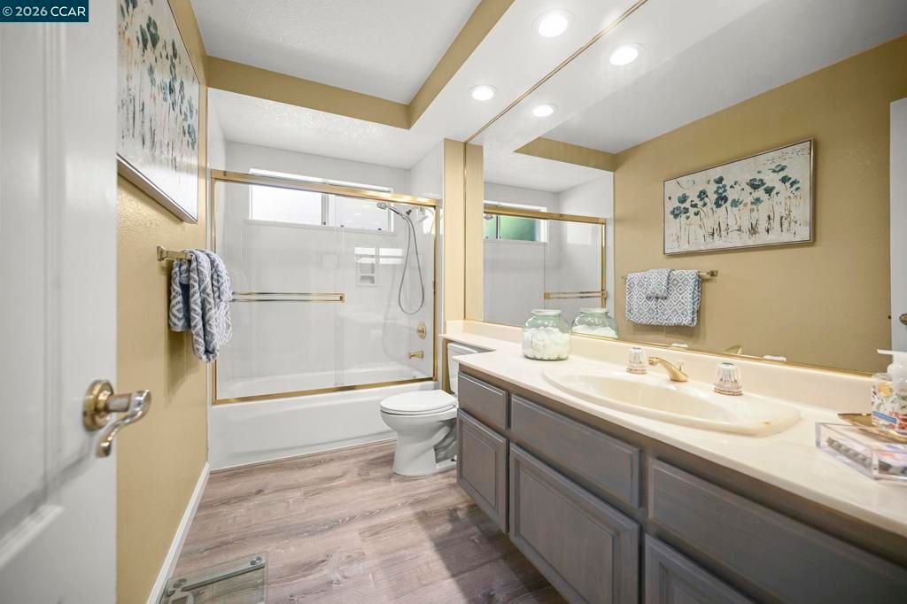 Image 21 of property listing at 421 Stoneybrook Ct, Danville, CA 94506