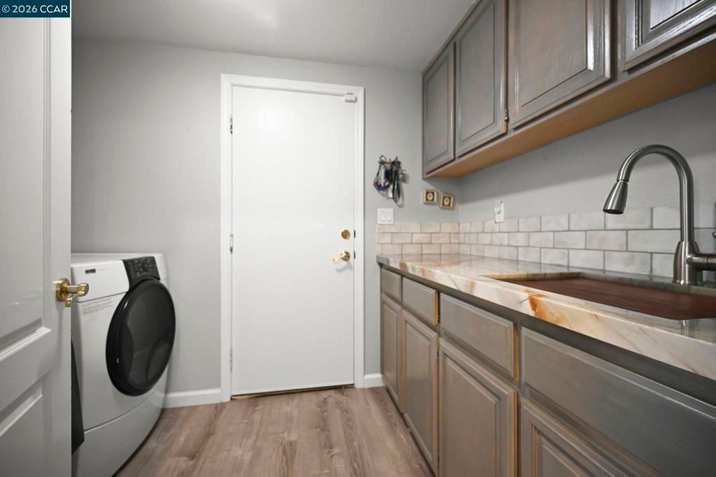 Image 25 of property listing at 421 Stoneybrook Ct, Danville, CA 94506