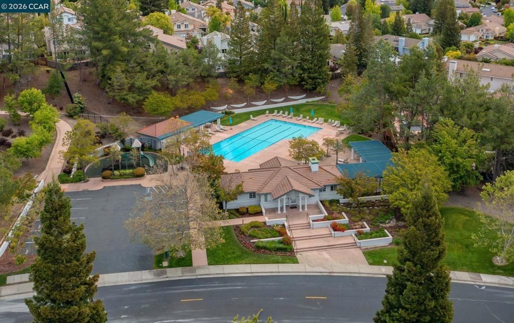 Image 33 of property listing at 421 Stoneybrook Ct, Danville, CA 94506