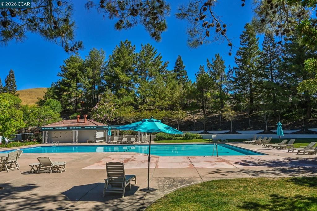 Image 36 of property listing at 421 Stoneybrook Ct, Danville, CA 94506