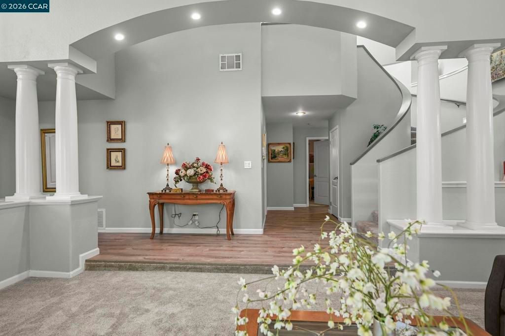 Image 7 of property listing at 421 Stoneybrook Ct, Danville, CA 94506