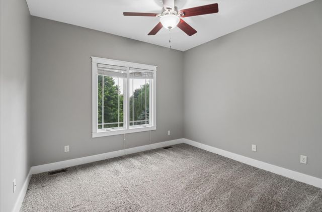 16636 Tanglewood Drive, Clive, IA 50325