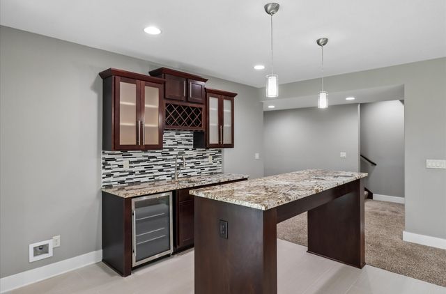 16636 Tanglewood Drive, Clive, IA 50325