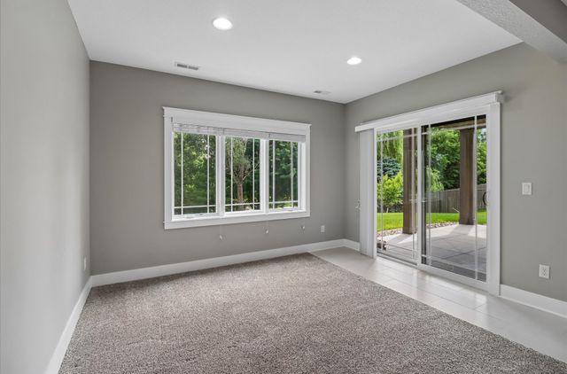16636 Tanglewood Drive, Clive, IA 50325