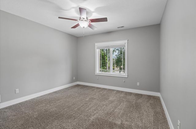 16636 Tanglewood Drive, Clive, IA 50325