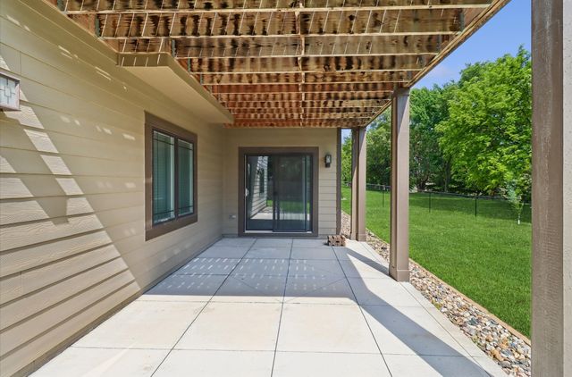 16636 Tanglewood Drive, Clive, IA 50325