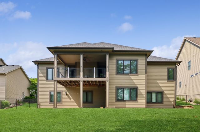 16636 Tanglewood Drive, Clive, IA 50325