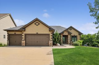 16636 Tanglewood Drive, Clive, IA 50325