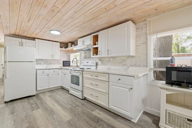 429 East Surfwind Dr., Murrells Inlet, SC 29576