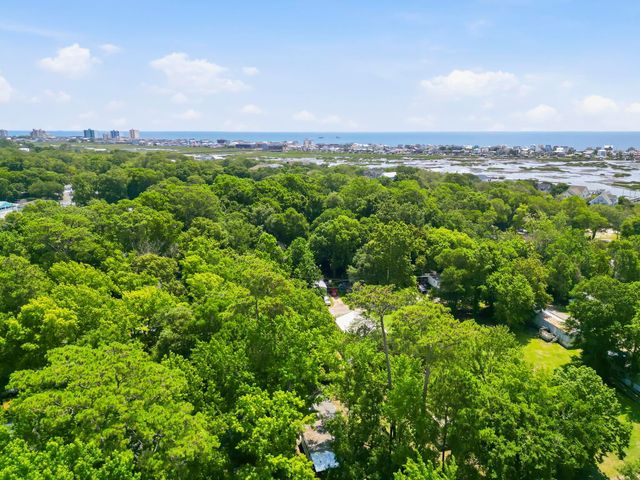 429 East Surfwind Dr., Murrells Inlet, SC 29576
