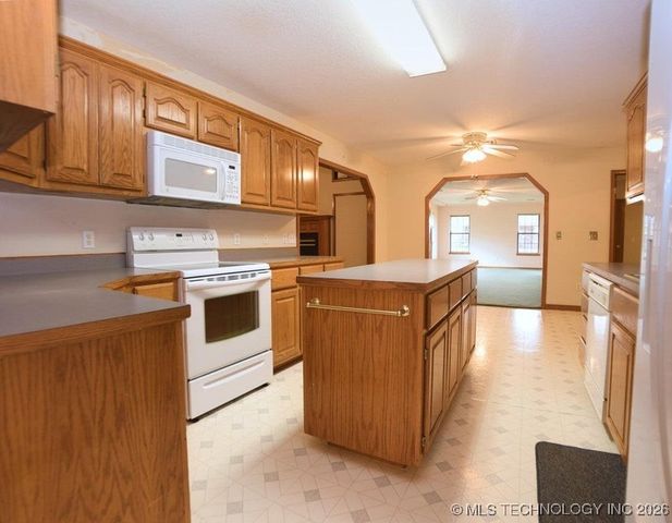 1119 Rolling Oaks Road, Grove, OK 74344