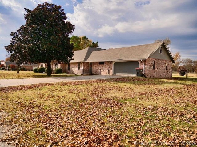 1119 Rolling Oaks Road, Grove, OK 74344