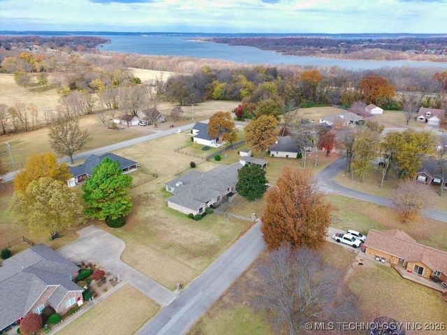 1119 Rolling Oaks Road, Grove, OK 74344