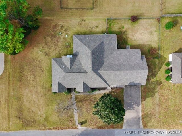 1119 Rolling Oaks Road, Grove, OK 74344