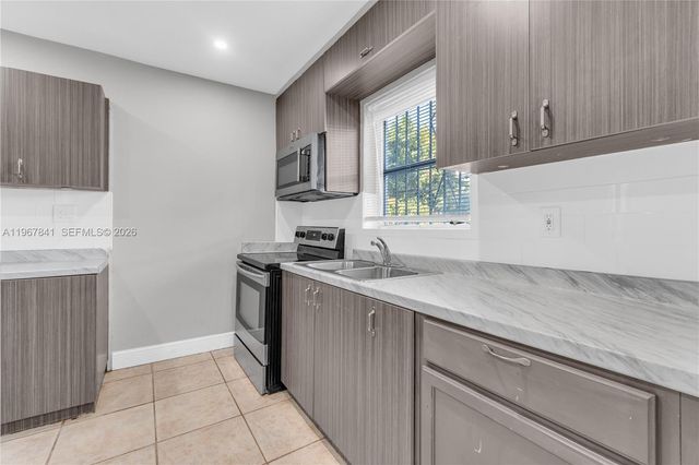 6940 NW 6th Ct 2, Miami, FL 33150