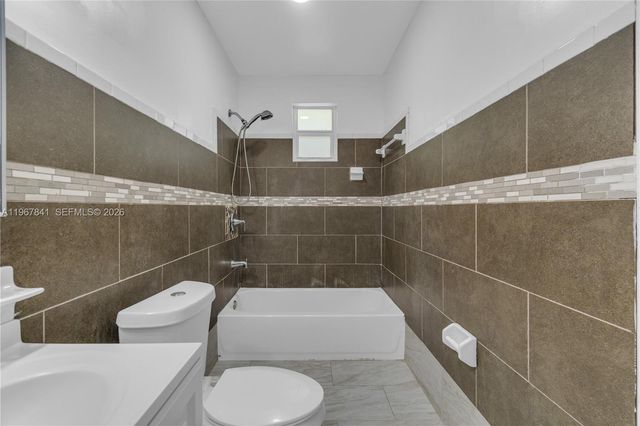 6940 NW 6th Ct 2, Miami, FL 33150