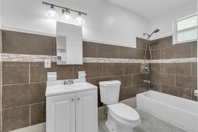 6940 NW 6th Ct 2, Miami, FL 33150