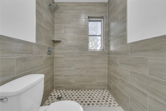 6940 NW 6th Ct 2, Miami, FL 33150