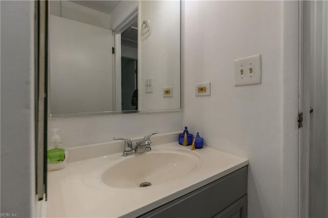 1304 Curtin CT, Hampton, VA 23666