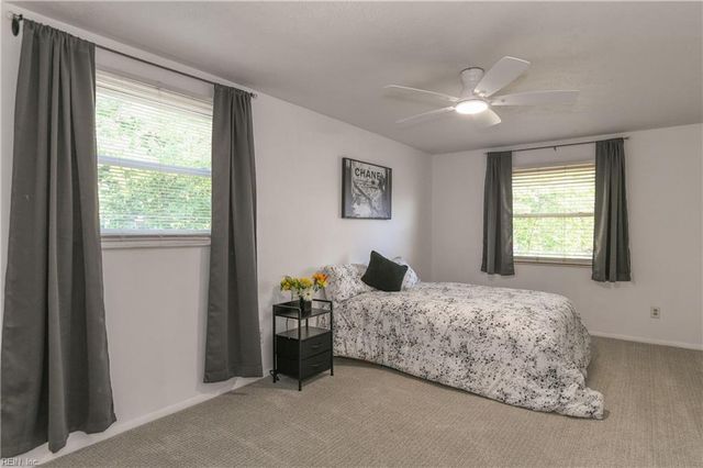 1304 Curtin CT, Hampton, VA 23666