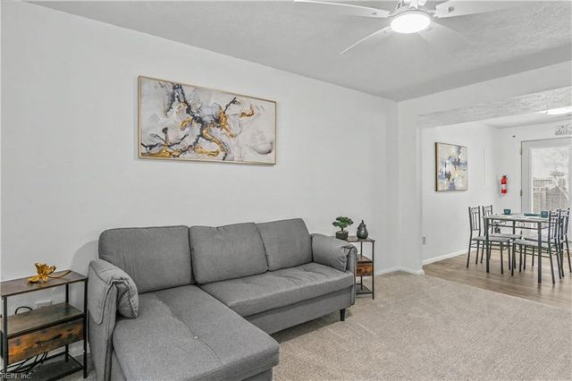1304 Curtin CT, Hampton, VA 23666