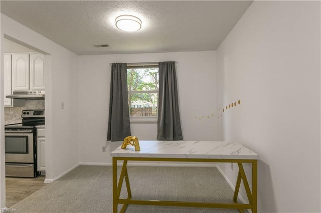 1304 Curtin CT, Hampton, VA 23666