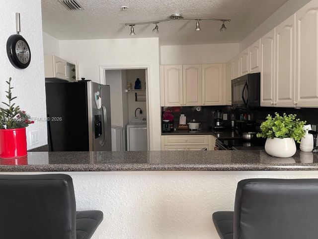 8123 W 36th Ave 1, Hialeah, FL 33018