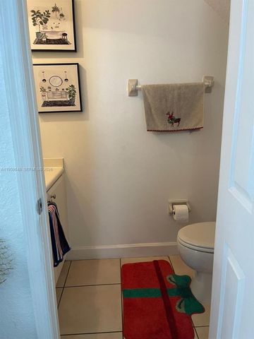 8123 W 36th Ave 1, Hialeah, FL 33018