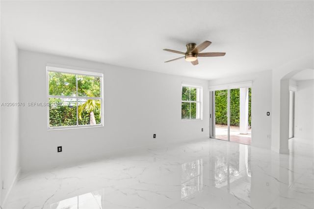 16001 SW 43rd Terrace, Miami, FL 33185
