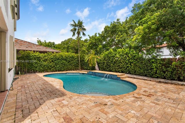 16001 SW 43rd Terrace, Miami, FL 33185