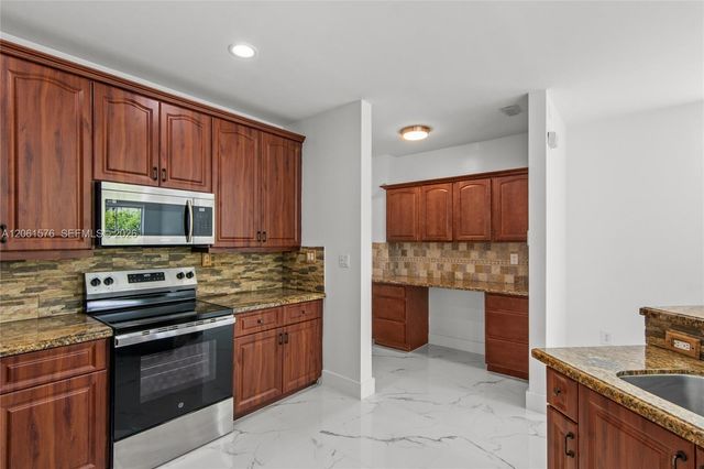 16001 SW 43rd Terrace, Miami, FL 33185