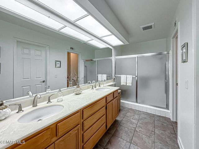 657 Cartpath Place, Simi Valley, CA 93065