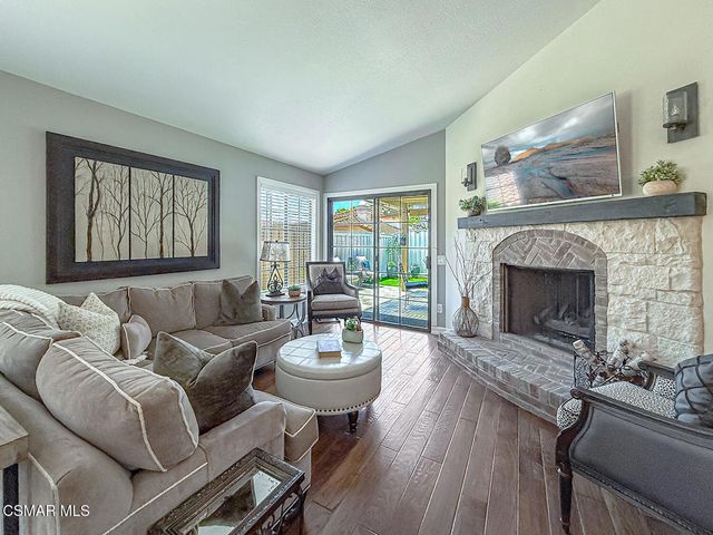 657 Cartpath Place, Simi Valley, CA 93065