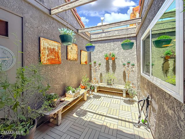 657 Cartpath Place, Simi Valley, CA 93065