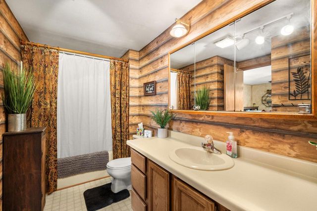 3227 Windsor PLACE, West Bend, WI 53090