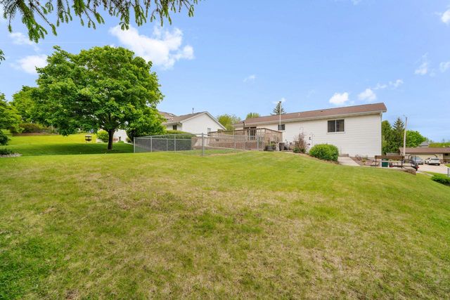 3227 Windsor PLACE, West Bend, WI 53090