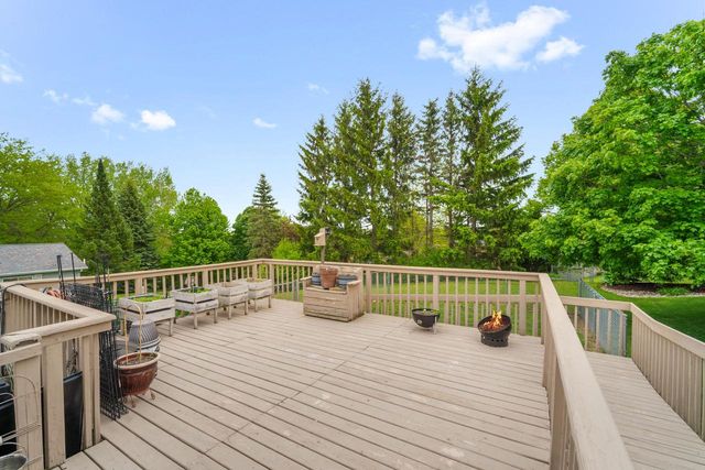 3227 Windsor PLACE, West Bend, WI 53090