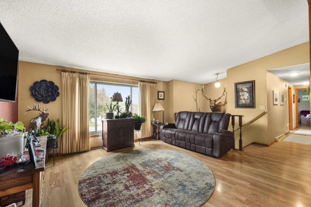 3227 Windsor PLACE, West Bend, WI 53090