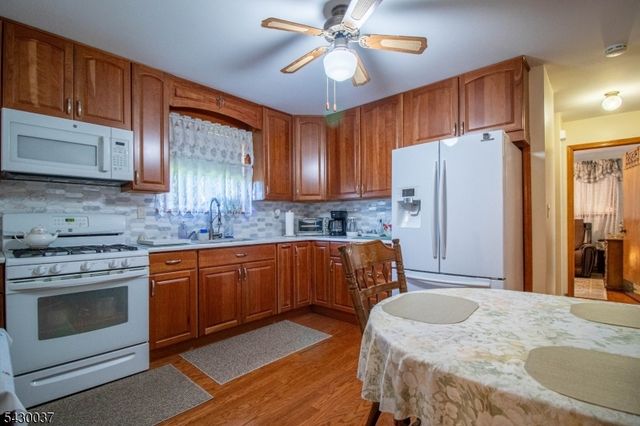 226 S 5Th Ave, Manville Boro, NJ 08835