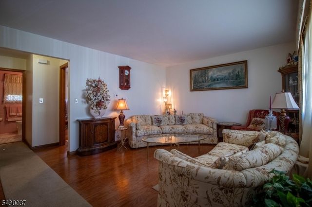 226 S 5Th Ave, Manville Boro, NJ 08835